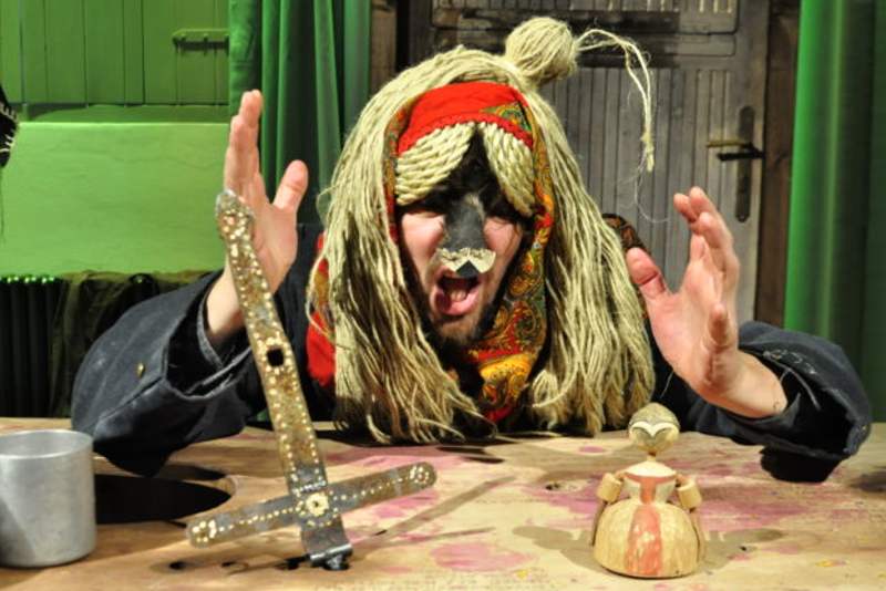 Baba Jaga a Meč moci nejmocnější / Loutky bez hranic, Praha